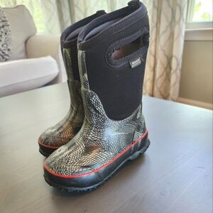 Bogs boots size 9